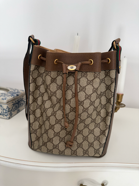 Gucci GG Supreme monogram drawstring bucket bag
